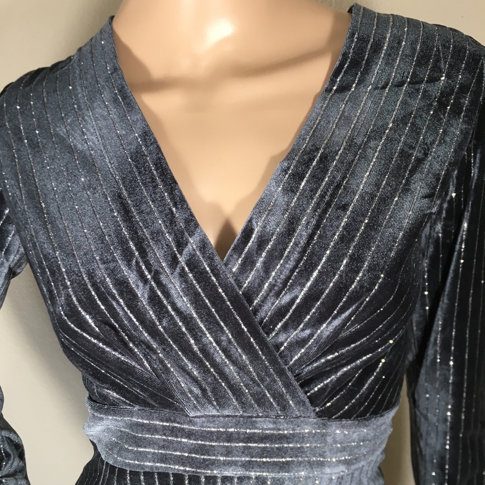 💎Host Pick x2🎉Gray Velvet Wrap Dress - Picture 8 of 11